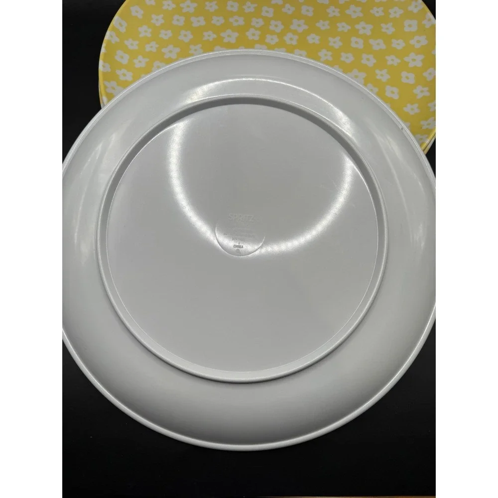 SPRITZ Melamine Daisy Dinner Plates‎ Set of 6 Yellow White BPA Free 10 In